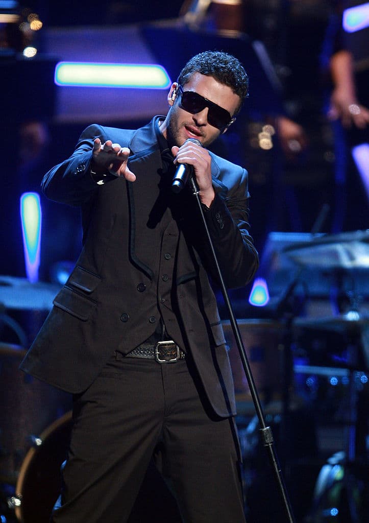 Justin es reconocido por revolucionar el pop, el rithm y blues con su estilo único.