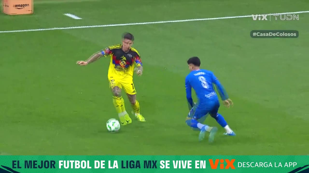 ¡Brian Rodríguez iba a hacerle un golazo a Cruz Azul de no ser por esto!