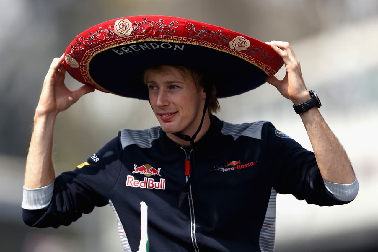 Brendon Hartley (Toro Rosso) otro de los que disfrutaron de gran forma el desfile por el autódromo.