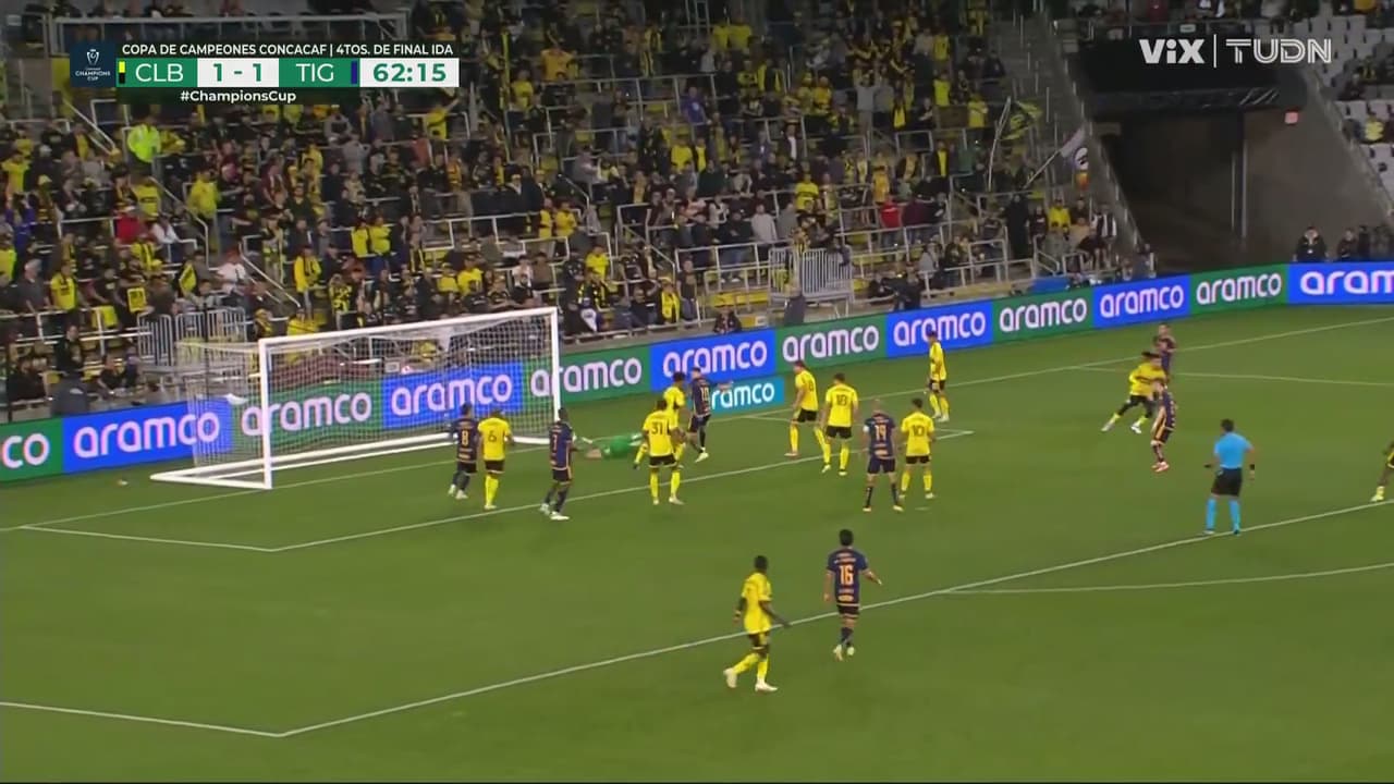 ¡Tigres reacciona con un tiro de Angulo y Gignac buscaba el rebote!