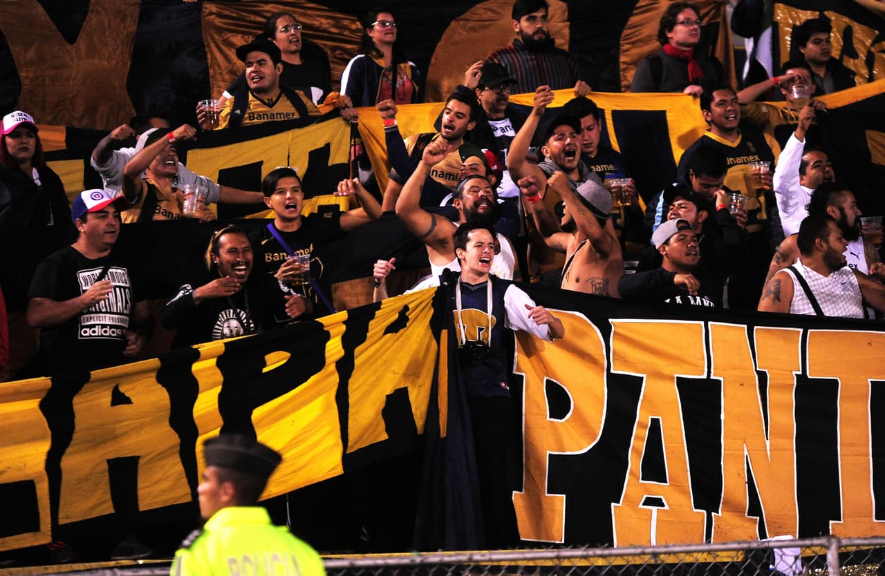 Se dice que el 'Goya' se derivó del estudiante universitario Luis Rodríguez, mejor conocido como “Palillo”. en los años 40 llegó a la Preparatoria y que con el tiempo se convirtió en el más dinámico porrista. “Palillo”, tenía grandes dotes de líder, negociaba con los encargados de los cines aledaños a la Preparatoria para que permitieran entrar a los estudiantes sin pagar boleto. Los cines en cuestión eran el “Río”, el “Venus” y el más cercano a la Preparatoria, el “Goya”, el cual se encontraba en la calle Del Carmen, casi frente a la Hemeroteca Nacional. Cuando se buscaba ‘matar el día’ o ‘irse de pinta’, los estudiantes gritaban: ¡GOYA!, ¡GOYA!
<b> </b>Con el tiempo se agregaron las palabras ¡CACHUN!, ¡CACHUN! ¡RA, RA!, que al decir de los conocedores de la época, hacían alusión a cuando una chica accedía a acompañarlos al cine. Y es que en ese entonces, la palabra ‘cachún’ equivalía a ‘cachondear’.