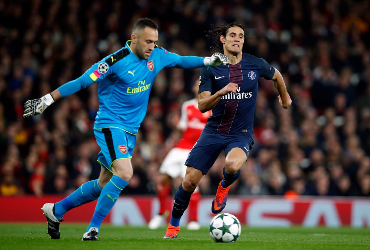 Otra de las salidas que se maneja es la del portero colombiano David Ospina que, pese a que fue quien sufrió los 10 goles del Bayern, tuvo buenas actuaciones y terminó conquistando la F.A. Cup como titular, por encima de un criticado Petr Cech. Su futuro estaría en Turquía.