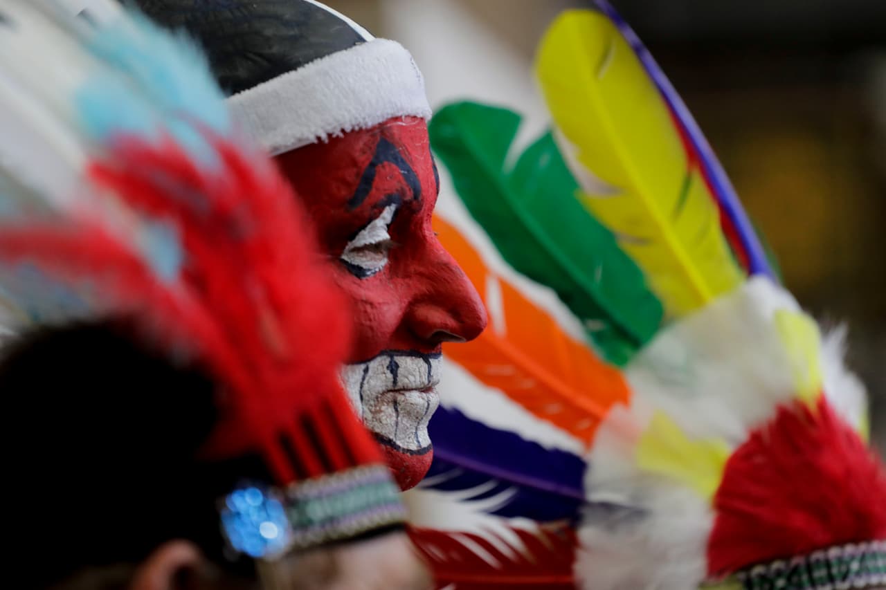 El mejor maquillaje y vestimenta es clave para apoyar a cada equipo. Eso lo entendieron los seguidores de los Indians.