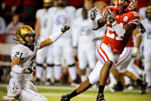 2.- Prince Amukamara, Nebraska. Edad: 21 años, Estatura: 1.83m, Peso: 93kg, Estadísticas 2010: Tackleos: 155, balobes sueltos forzados: 3, intercepciones: 5.