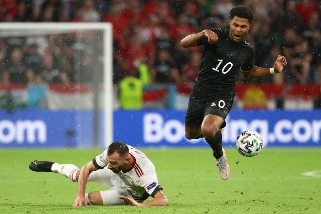 Alemania lo logra y consigue un agónico empate ante Hungría 2-2 para colarse a Octavos en la Euro 2020. Adam Szalai y András Schafer descontaron para los húngaros, pero Havertz y Goretzka se encargaron de igualar el encuentro y así conseguir su clasificación a la siguiente ronda.