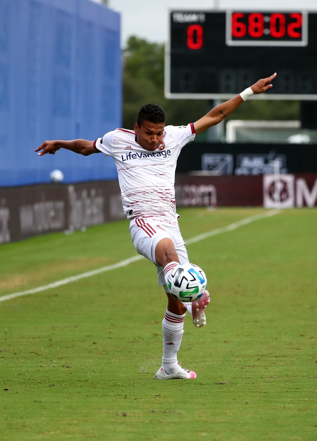 Mediocampista - MAIKEL CHANG (RSL)
<br>