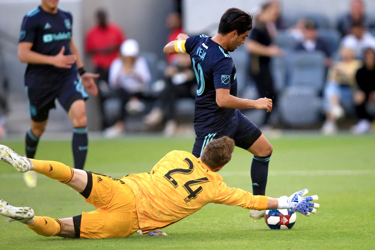 Carlos Vela ha jugado 30 partidos de 33, dos más que Zlatan.