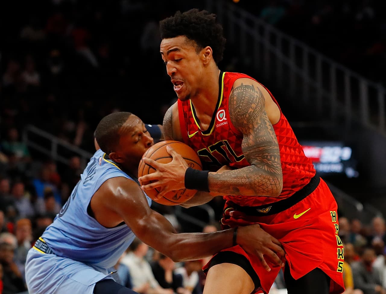 John Collins brilló para los de Georgia con 27 puntos, 12 rebotes y una asistencia, aunque el mejor de la noche fue C.J. Miles que llegó a 33 puntos para los de Tennessee.