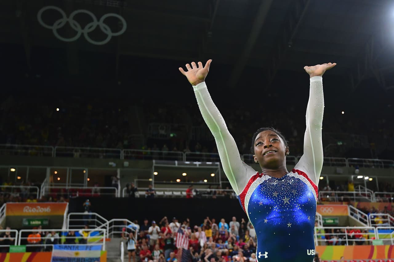 La estadounidense Simone Biles fue sinónimo de gloria olímpica en su primera participación en unos Juegos. En Río-2016, la gimnasta obtuvo cuatro oros y un bronce,más que sobresaliente.