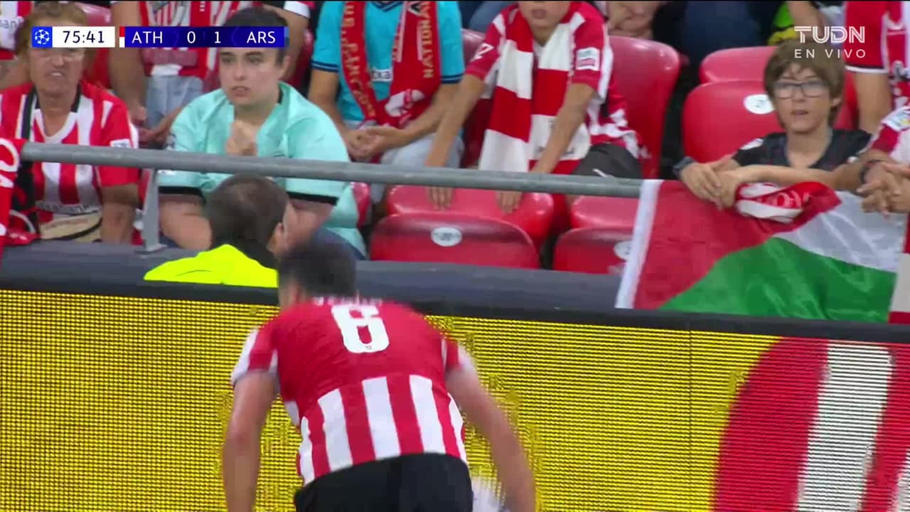 ¡TIRO ATAJADO! disparo por Unai Gómez.