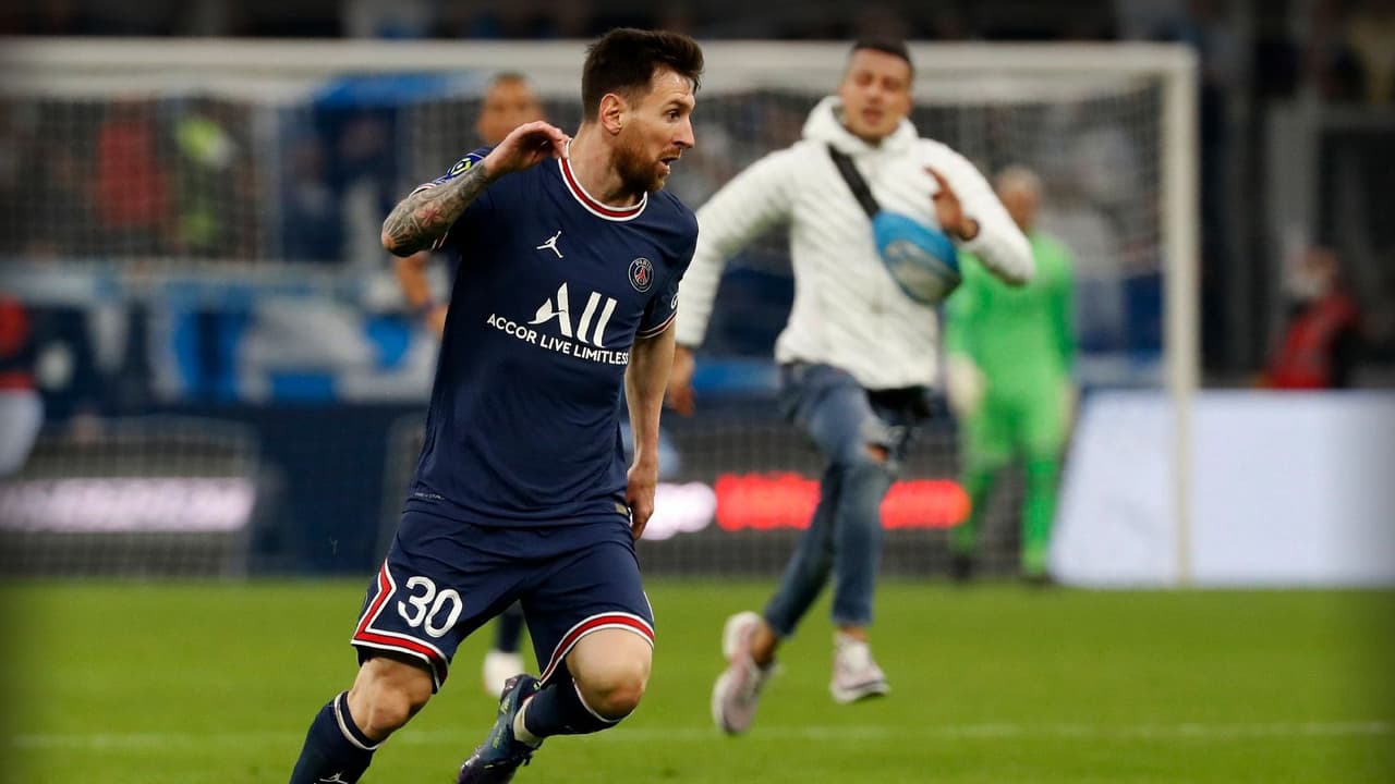 Espontáneo corta ataque de Messi y evita gol de PSG