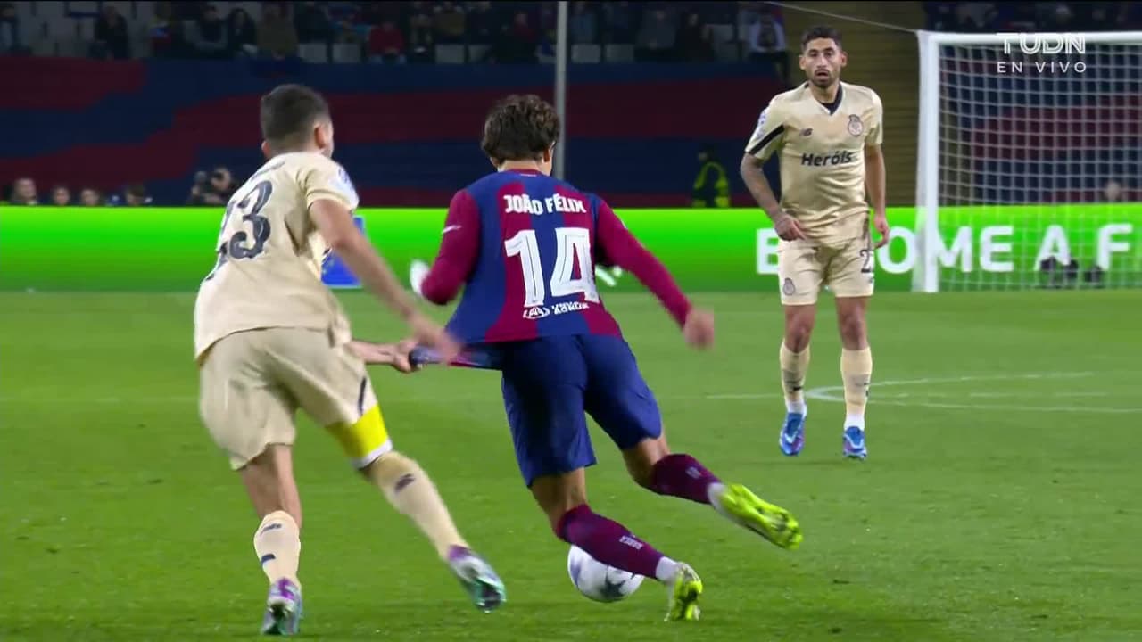 ¡GOL!  anota para FC Barcelona. João Félix