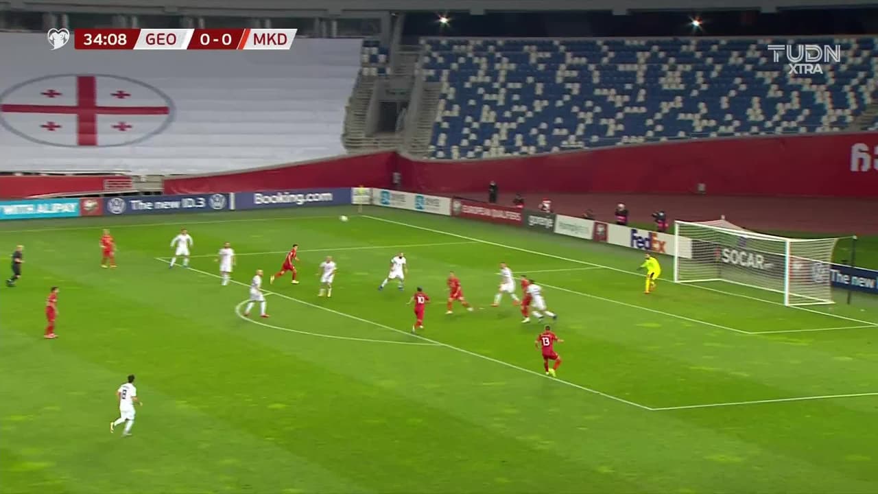 ¡TIRO ATAJADO! disparo por Goran Pandev.