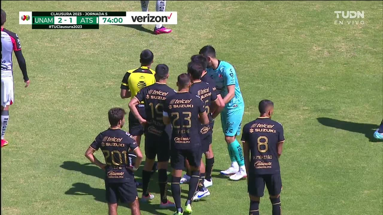 ¡Tarjeta Roja! Higor Meritão recibe la segunda amarilla y se va del juego.