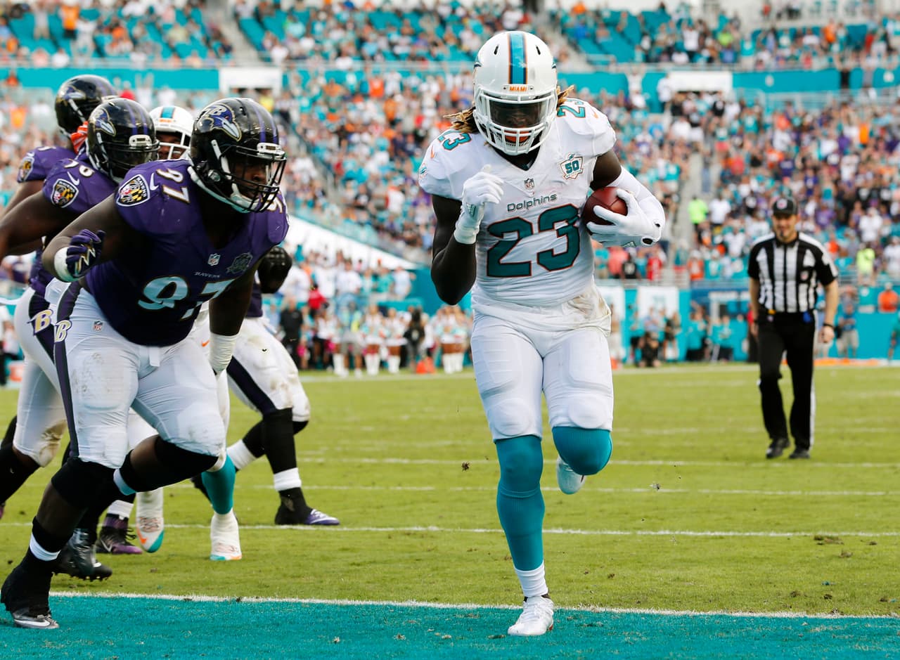 El Gerente General de los Miami Dolphins está "cómodo" con su actual cuerpo de corredores