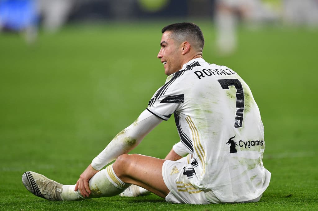 En la primera mitad Vlahovic (3’) adelantó a los visitantes con gol de vestidor y Cuadrado (18’) dejó a Juventus con diez hombres. Sandro (76’) hizo autogol y la ventaja crecía. Cáceres (81’) selló la goleada. Fue el último partido del año para ambos conjuntos.