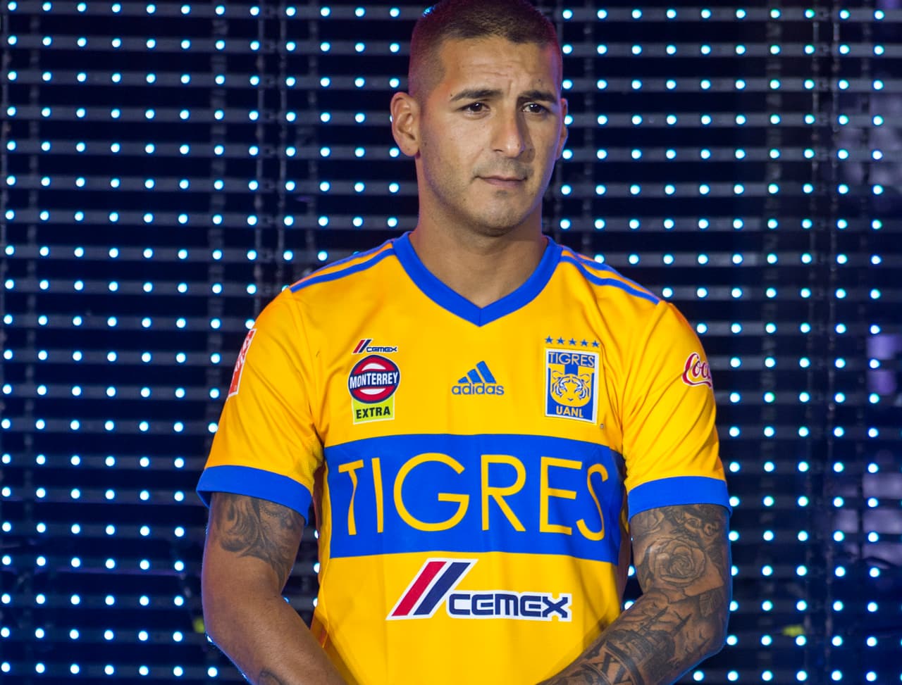 La franja azul con amarillo fue el detalle del nuevo uniforme principal más destacado.