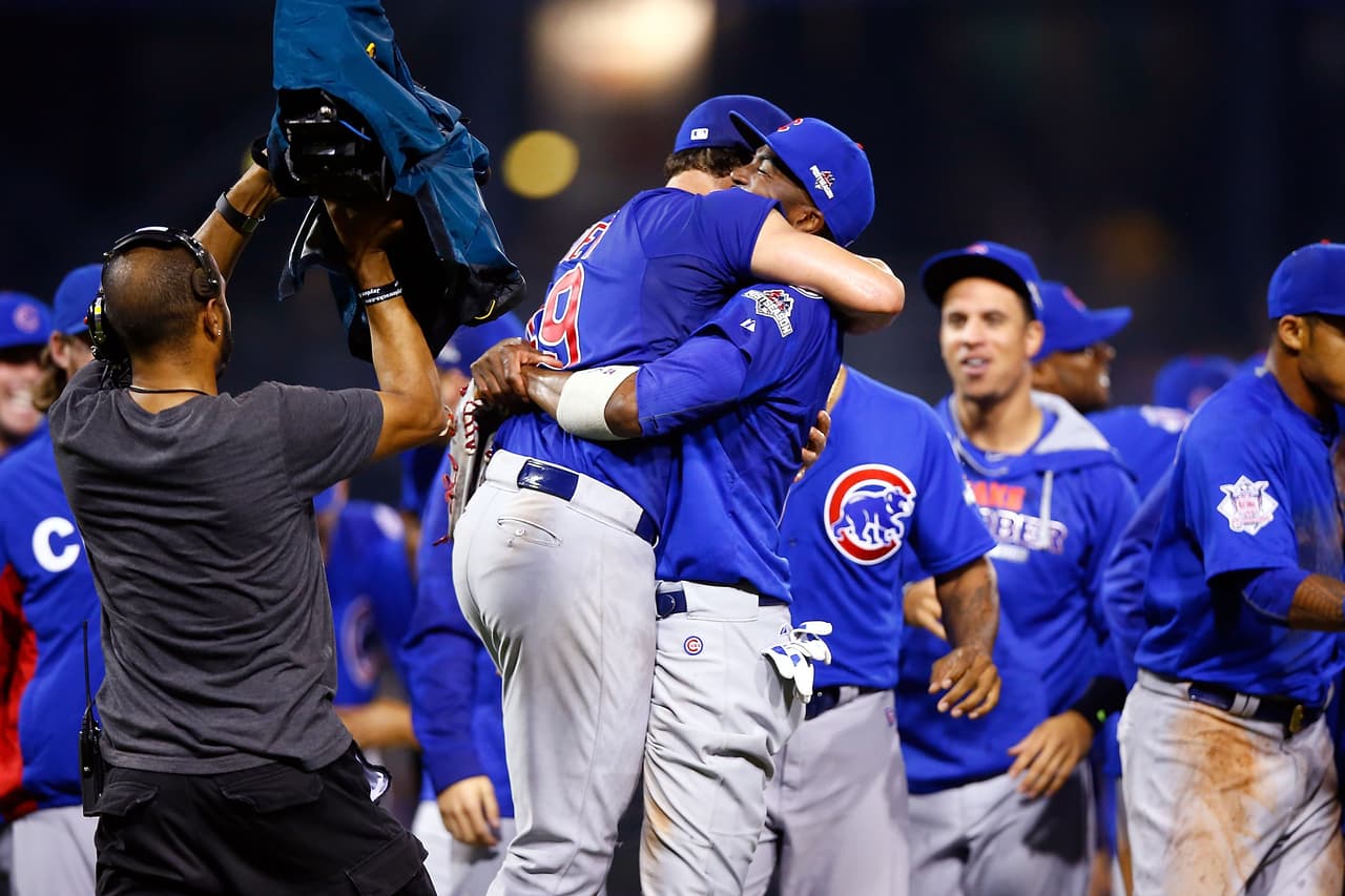 Y la última vez que los Cubs ganaron una serie mundial fue hace 106 años.