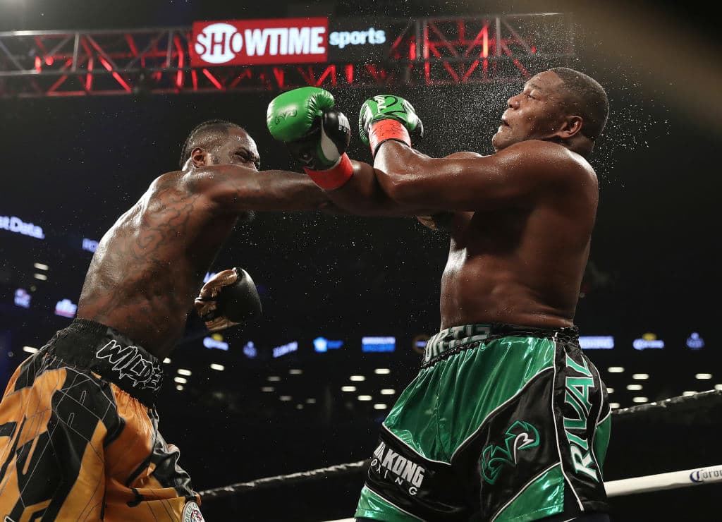 Deontay Wilder (40-0, 39 KOs) defendió su título CMB de peso completo ante Luis 'King Kong' Ortiz en el Barclays Center de Nueva York. Wilder tuvo una contienda complicada, pero la pólvora en sus manos hizo el trabajo para el décimo asalto cuando noqueó dos veces al cubano.