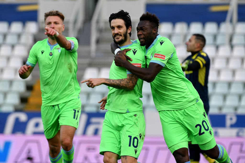 Lazio derrotó 2-0 al Parma. Los goleadores de la tarde fueron Luis Alberto y Felipe Caicedo, suman tres puntos y retoman el camino de la victoria en la Serie A.