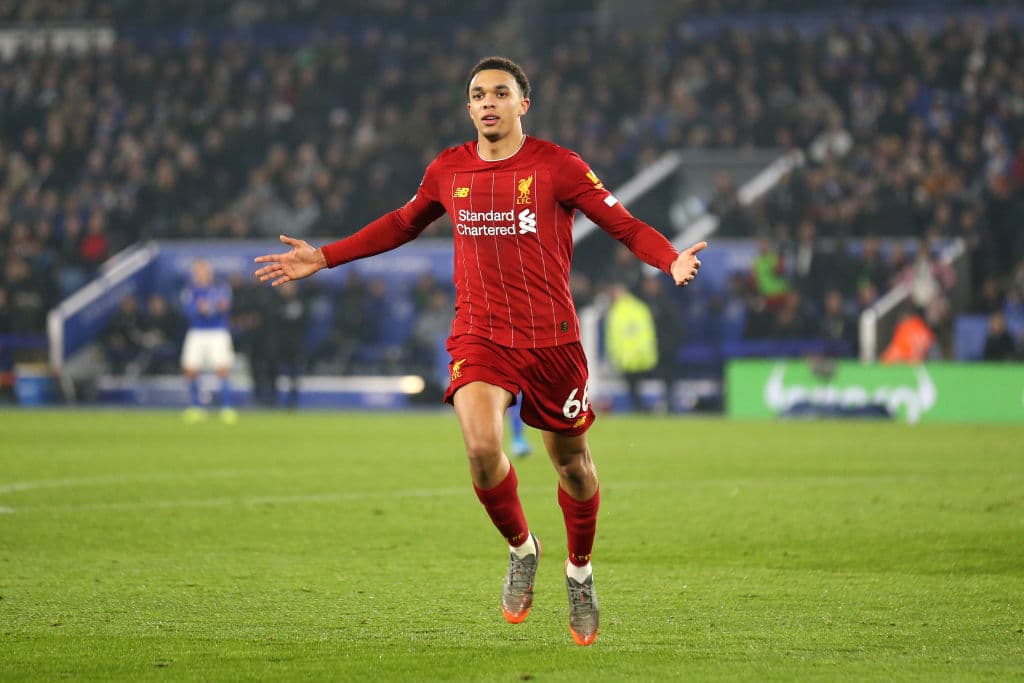 Trent Alexander-Arnold del Liverpool. Este jugador debuta en el equipo del año.