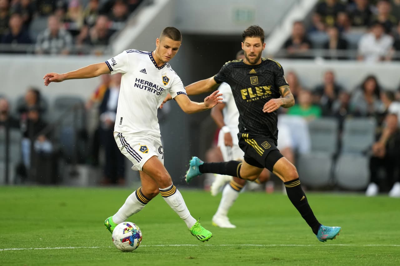 Carlos Vela fue uno de los grandes protagonistas del clásico angelino, al servir dos asistencias para LAFC.
<br>
