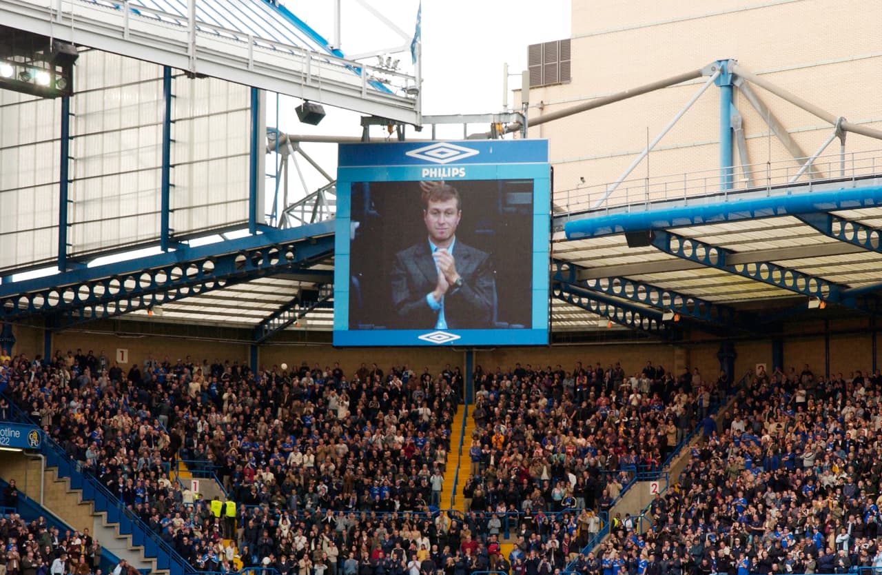 Los viejos fanáticos del Chelsea no tenían ni idea de quién era Abramovich, pero gracias a él el Chelsea se hizo de docenas de miles de nuevos fanáticos.