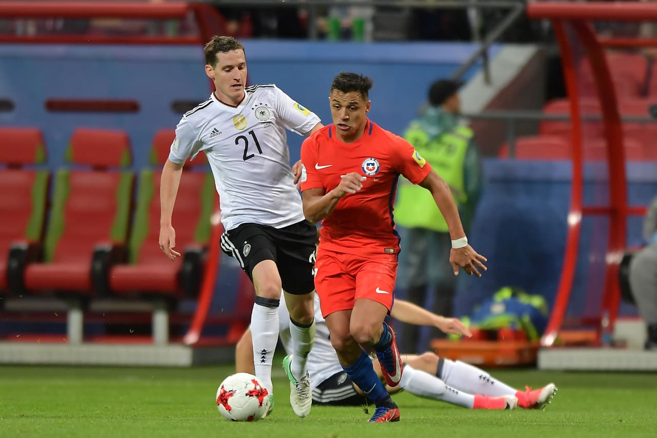 La velocidad de Alexis Sánchez fue una de las claves de Pizzi para hacerle daño a Alemania, que bien supo combinar con su calidad y visión de juego.