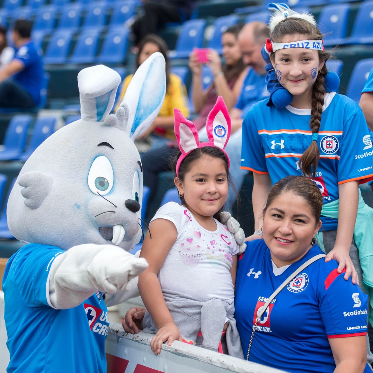 La afición del Cruz Azul se mantiene fiel al equipo a pesar de los pésimos resultados en los últimos años.