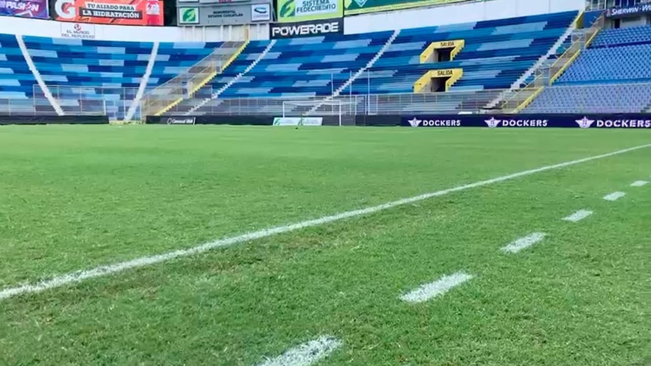 El ‘infierno’ que es el césped del Cuscatlán