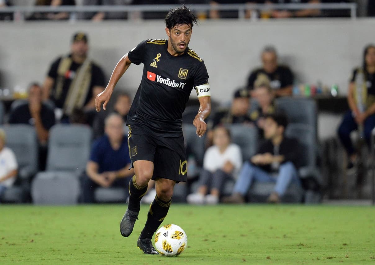 9. El mediocampista Carlos Vela gana 6 millones de dólares con Los Angeles Football Club en la Major League Soccer.