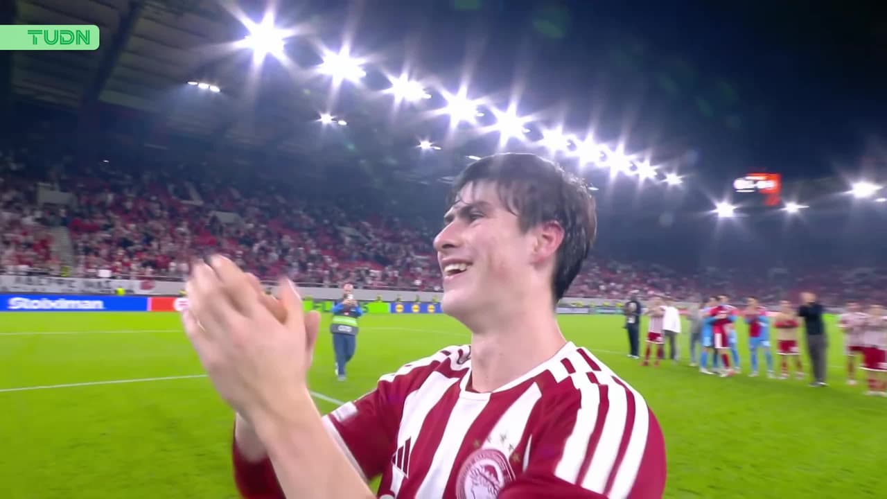 Hormiga festeja: el hermoso gesto de sus compañañeros con el mexicano