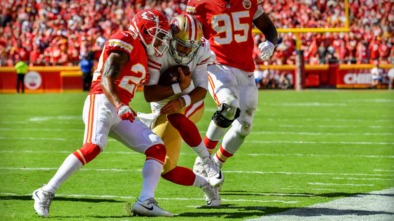 Jimi Garoppolo se encontró con una lesión enfrentando a Kansas City y así se terminó su temporada 2018, en su regreso, alcanzó los números que ayudaron a jugar el Super Domingo.