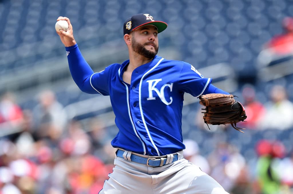 Washington respondió en la parte baja del inning ante el zurdo Jake Diekman (0-6). El doblete de Rendón entre jardín izquierdo y central llegó antes de un error y un doble de dos anotaciones del emergente Howie Kendrick.