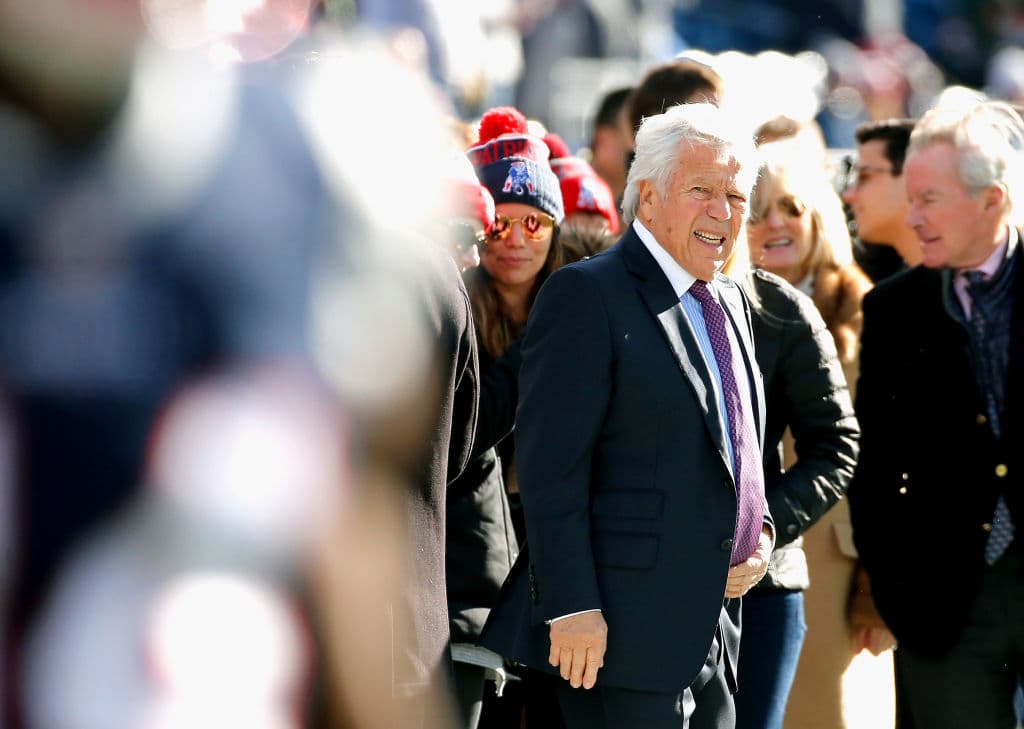 A cambio, los cargos de delitos menores por pedir prostitución serán descartados. Edmondson mencionó que ninguno ha aceptado hasta ahora.