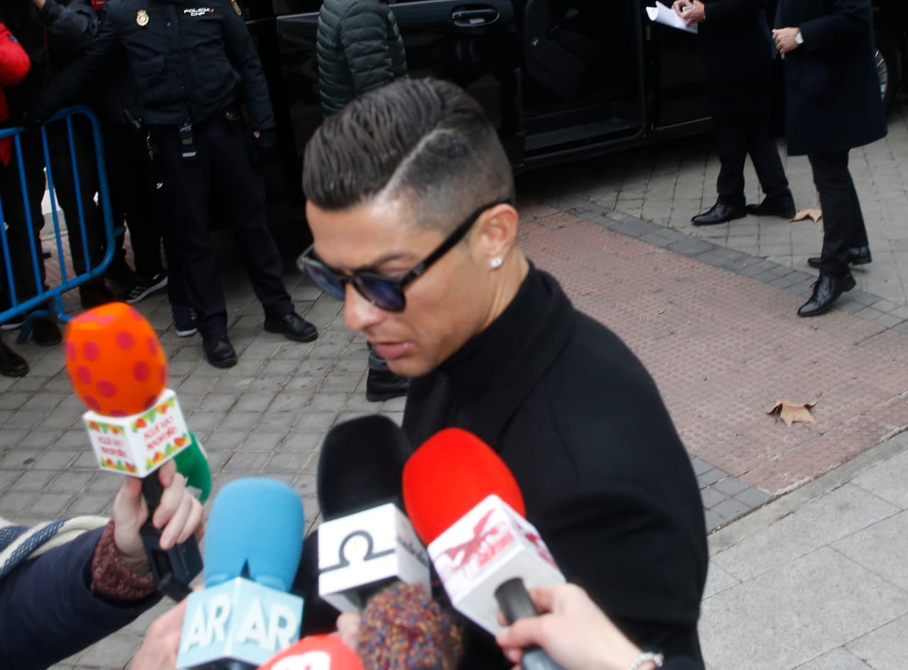 "Ya está, ya está", fue lo único que añadió el jugador ante los medios al ser consultado.