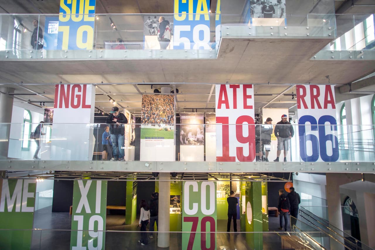 En el interior se puede ver, por zonas, las distintas secciones donde están los apartados especiales con diseños rerpesentativos de los Mundiales donde jugó y triunfó Pelé.