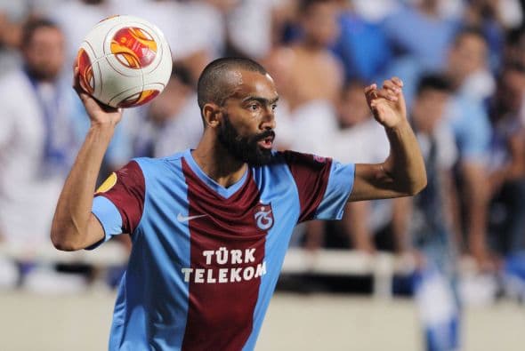 José Bosingwa ficho gratis proveniente del Boavista pero vendido al Chelsea por 21 millones de euros.