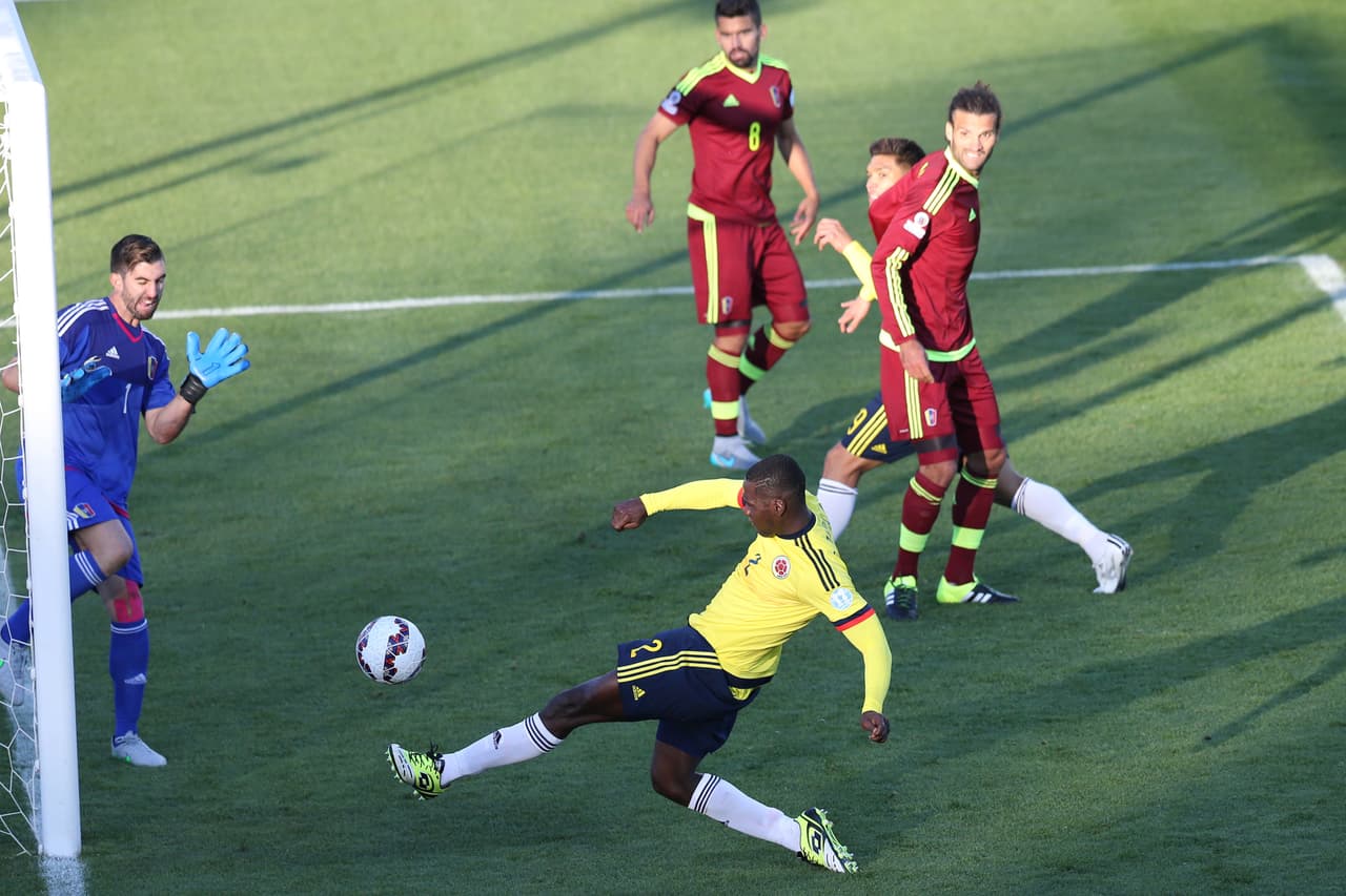 Luego de ir perdiendo el partido, Colombia metió toda la carne al asador para tratar de sacar por lo menos el empate, pero desaprovechó las pocas oportunidades que tuvo.