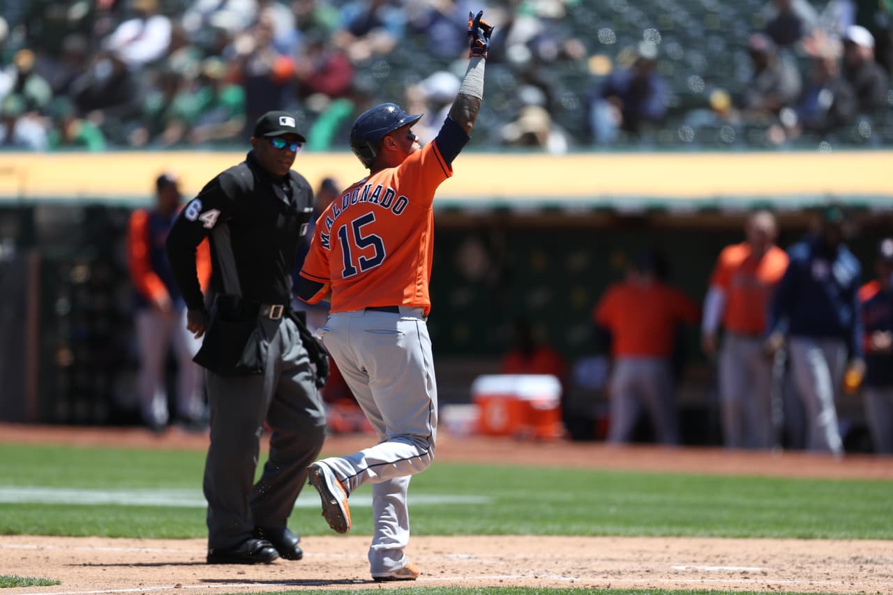 Astros desbancan a Athletics en el Oeste de la Americana