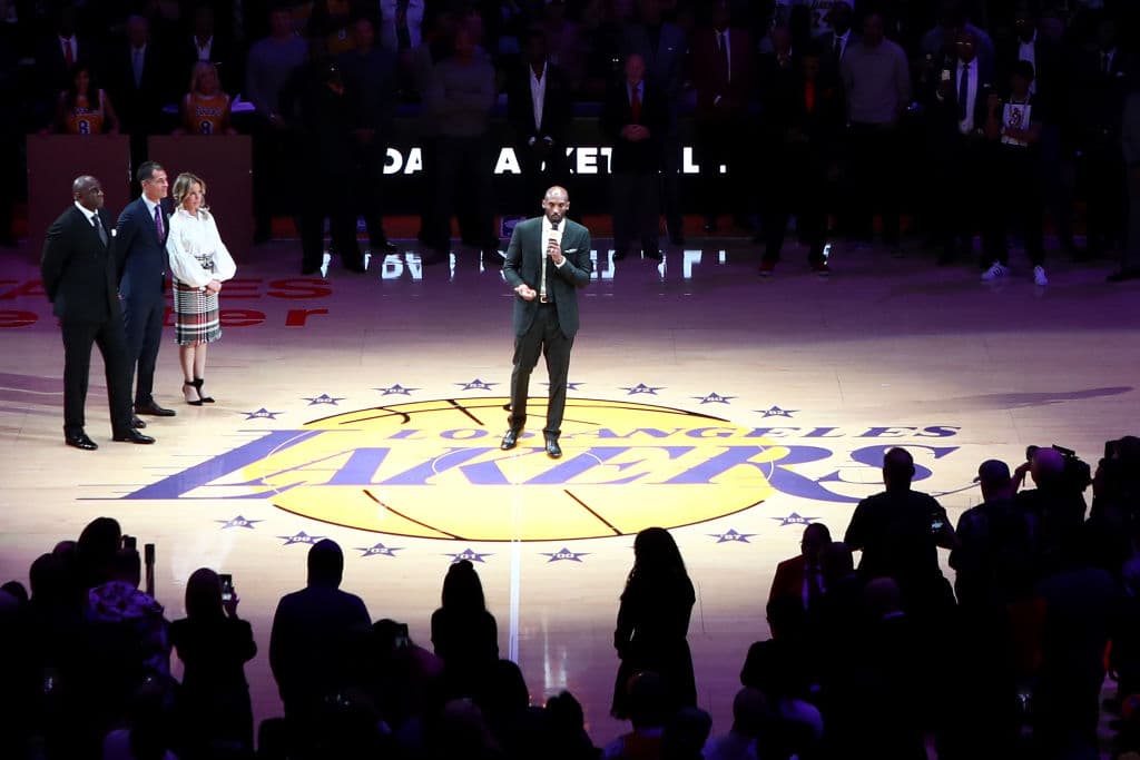 Bryant, quien ganó en salarios por jugar 20 años en la NBA unos 328 millones de dólares, el mismo día que invirtió en BodyArmor fundó su propia empresa, Kobe Inc.