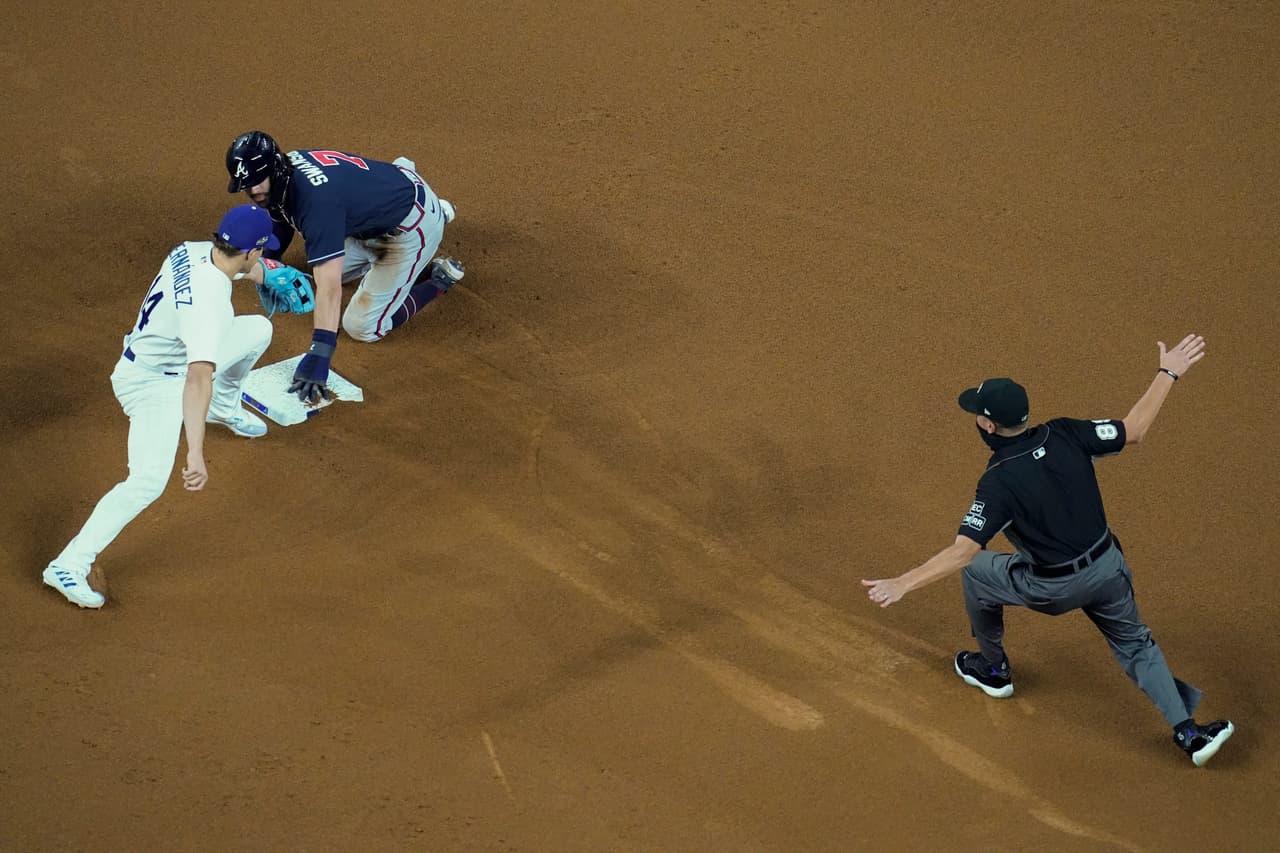 Atlanta se complica el partido en la última entrada, pero terminan llevandose el juego dos 8-7 y ponen la serie 2-0 a su favor.