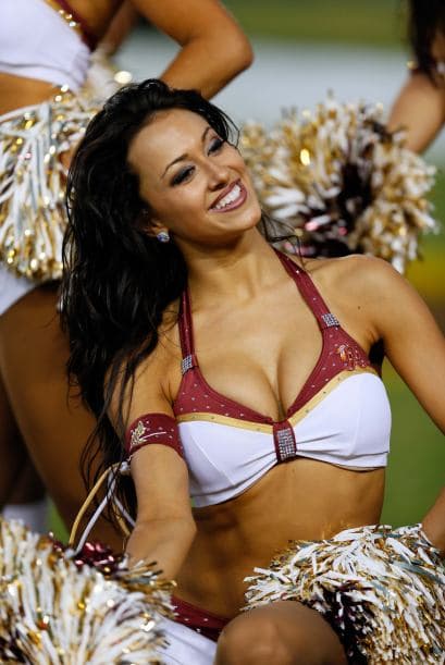 Qué hermosa la cheerleader de Pro Bowl de los Washington Redskins: Maigan, quien lleva tres años destellando en los emparrillados.