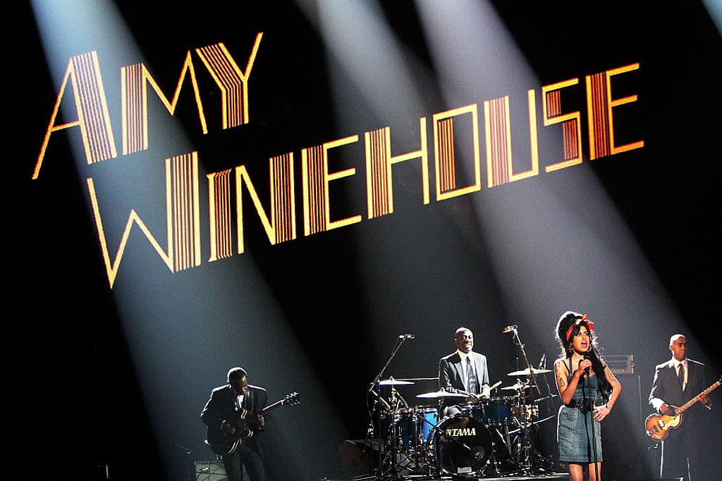 "Solo mirando hacia atrás ahora me doy cuenta de lo poco que entendimos", dice Winehouse-Collins en la película.