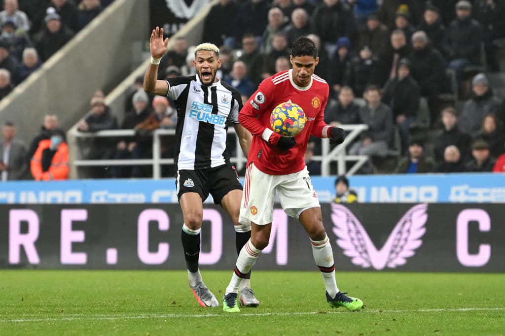 Newcastle sorprende con inceíb le futbol y logran robarle un punto al Manchester United con el epate 1-1.