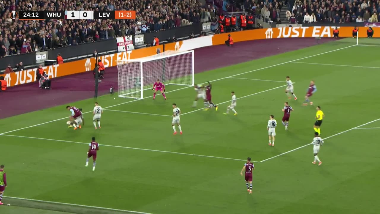 ¡TIRO ATAJADO! disparo por Jarrod Bowen.