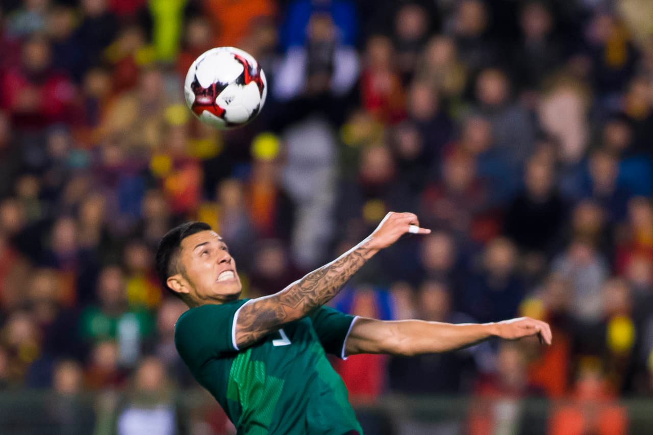 Carlos Salcedo: Cumplió de lateral al defender pero nada al ataque, se queda con un 5 final.