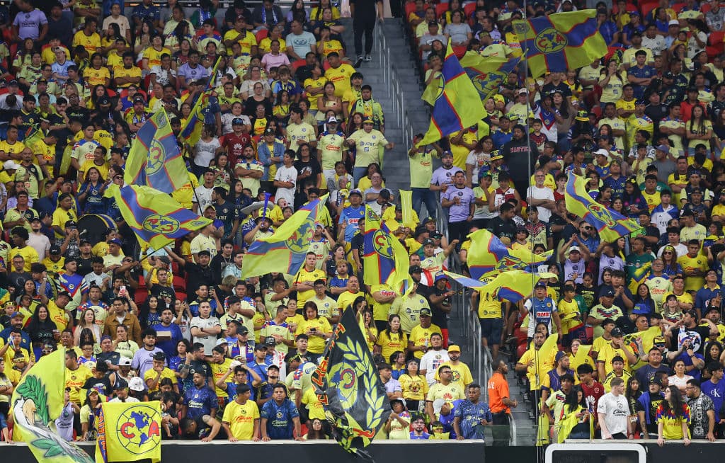 El América surgió en la Ciudad de México gracias a jóvenes como Rafael Garza “Récord” y Germán Núñez Cortina, quienes unieron a los equipos Récord y Colón para crear una nueva escuadra.