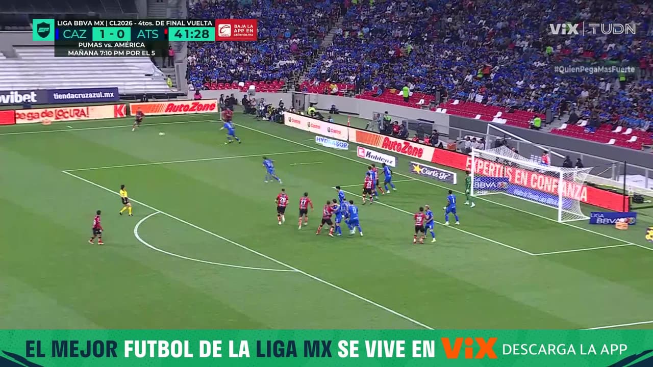 ¡El Atlas lo intenta! Tiro potente de Hernández que se estrella en Willer Ditta