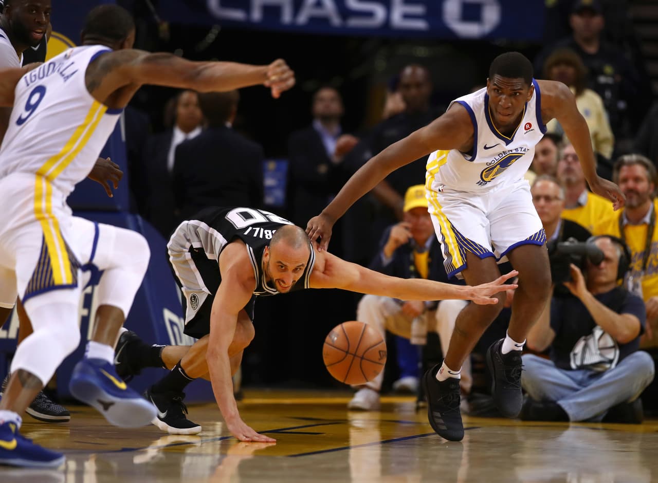 El argentino Manu Ginóbili disputó su último partido en NBA contra Golden State Warrriors en la Final de Conferencia Oeste de 2018 tras 16 temporadas con San Antonio Spurs, con cuatro anillos en ese camino. El 27 de agosto de ese año anunció su retiro.